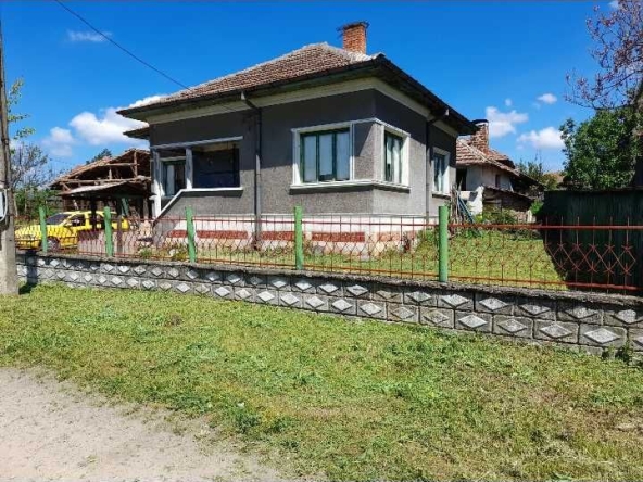 Тристаен апартамент в с. Градец, Област Видин - 60 кв.м за 617 €/кв.м - Снимка #1