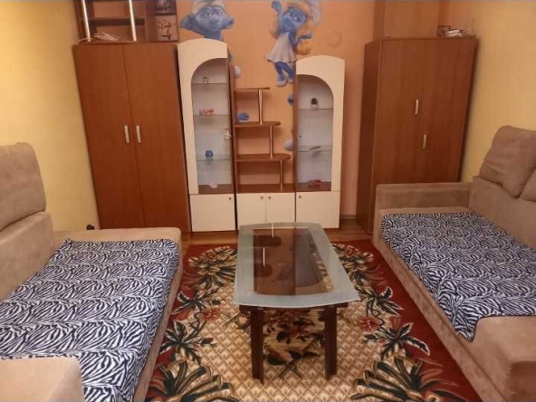 Дава се под наем Едностаен апартамент в Плевен, Идеален център - 35 кв.м за 178.5 € - Снимка #1