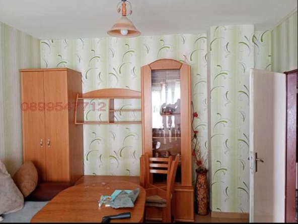 Дава се под наем Двустаен апартамент в Перник, Изток - 66 кв.м за 357 € - Снимка #1