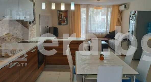 Тристаен апартамент в к.к. Златни пясъци - 200 кв.м за 1475 €/кв.м - Снимка #1