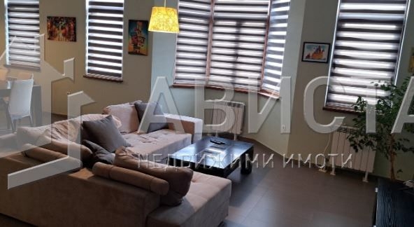 Дава се под наем Тристаен апартамент в София, Център - 130 кв.м за 1600 € - Снимка #1