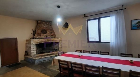 Къща в с. Солник, Област Варна - 548 кв.м за 140 €/кв.м - Снимка #1