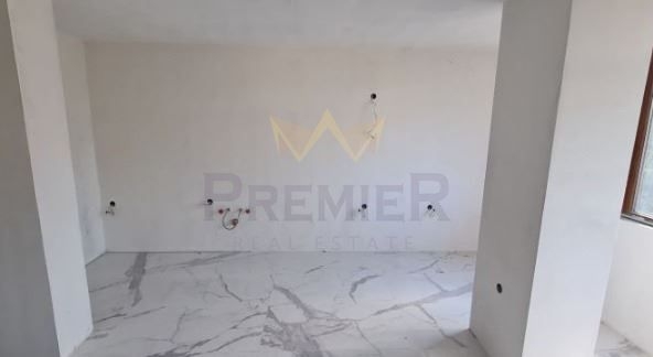 Четиристаен апартамент в Провадия - 140 кв.м за 438 €/кв.м - Снимка #1