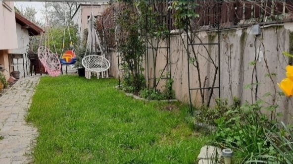 Дава се под наем Тристаен апартамент в София, Симеоново - 100 кв.м за 612 € - Снимка #1