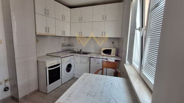 Дава се под наем Тристаен апартамент в Варна, Лятно кино Тракия - 60 кв.м за 561 € - Снимка #1