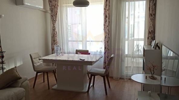 Тристаен апартамент в Бургас, Лазур - 125 кв.м за 1008 €/кв.м - Снимка #1
