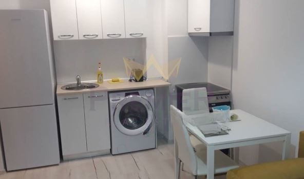 Дава се под наем Двустаен апартамент в Варна, Зимно кино Тракия - 40 кв.м за 561 € - Снимка #1