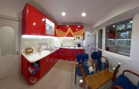 Дава се под наем Тристаен апартамент в Варна, ХЕИ - 80 кв.м за 612 € - Снимка #1