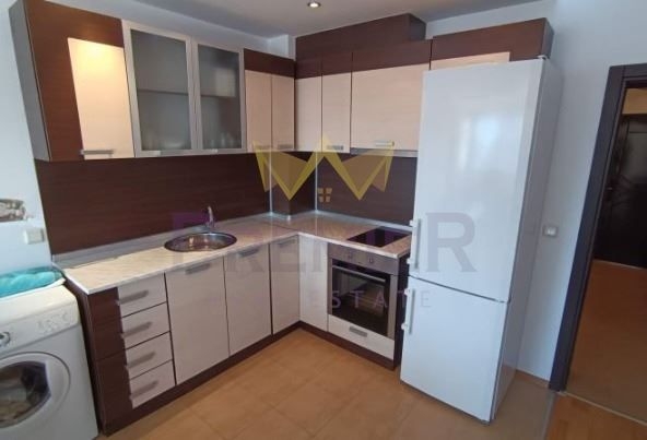 Дава се под наем Тристаен апартамент в Варна, м-т Траката - 104 кв.м за 714 € - Снимка #1