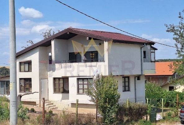 Къща в с. Яребична, Област Варна - 200 кв.м за 740 €/кв.м - Снимка #1