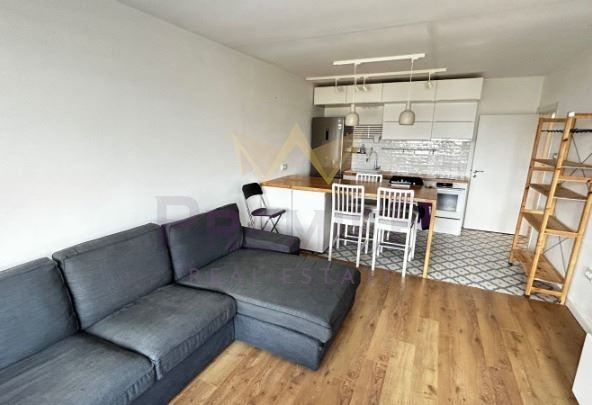 Тристаен апартамент в София, Света Троица - 65 кв.м за 2647 €/кв.м - Снимка #1