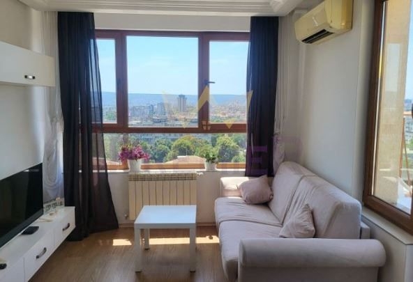 Дава се под наем Тристаен апартамент в Варна, Чаталджа - 160 кв.м за 1200 € - Снимка #1