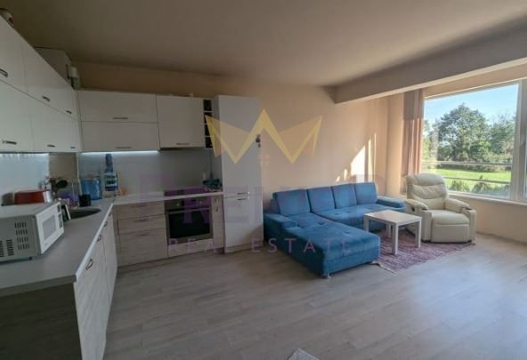 Дава се под наем Тристаен апартамент в Варна, м-т Траката - 80 кв.м за 625 € - Снимка #1