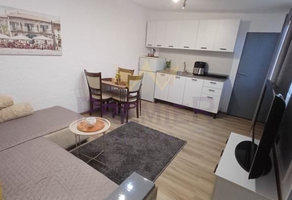 Дава се под наем Етаж от къща в Варна, Трошево - 60 кв.м за 448.8 € - Снимка #1