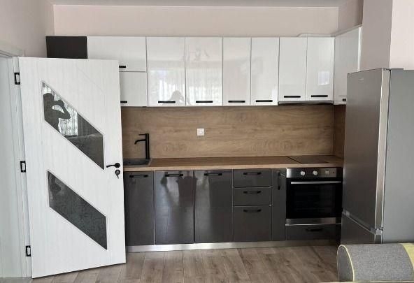 Дава се под наем Двустаен апартамент в Пловдив, Коматево - 60 кв.м за 409 € - Снимка #1