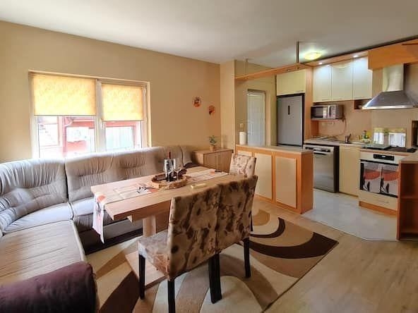 Дава се под наем Двустаен апартамент в Варна, Център - 60 кв.м за 498.27 € - Снимка #1
