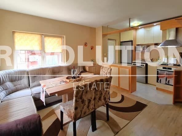 Дава се под наем Двустаен апартамент в Варна, Център - 60 кв.м за 598.23 € - Снимка #1