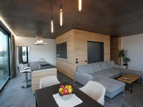 Дава се под наем Тристаен апартамент в София, Горубляне - 120 кв.м за 1499 € - Снимка #1