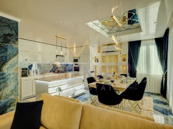 Дава се под наем Тристаен апартамент в Варна, Галата - 150 кв.м за 2500 € - Снимка #1