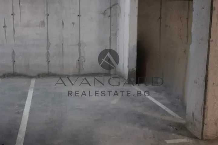 Гараж / Паркомясто в Пловдив, Тракия - 18 кв.м за 806 €/кв.м - Снимка #1