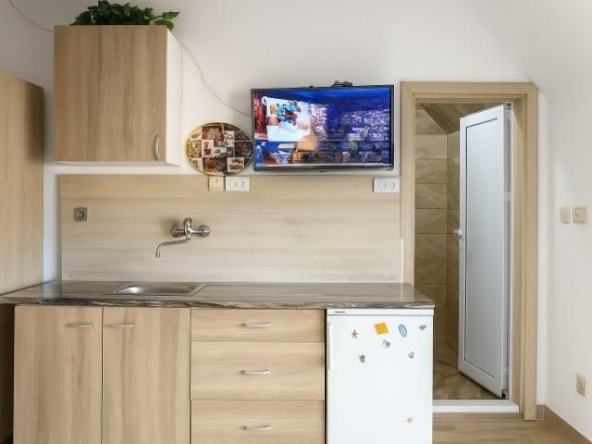 Дава се под наем Двустаен апартамент в Пловдив, Кършияка - 40 кв.м за 383 € - Снимка #1