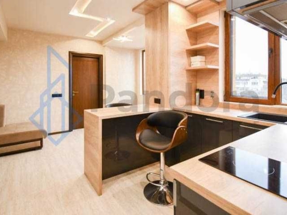 Дава се под наем Двустаен апартамент в София, Изток - 60 кв.м за 558.45 € - Снимка #1