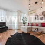 Дава се под наем Тристаен апартамент в Варна, Център - 90 кв.м за 598.23 € - Снимка #1