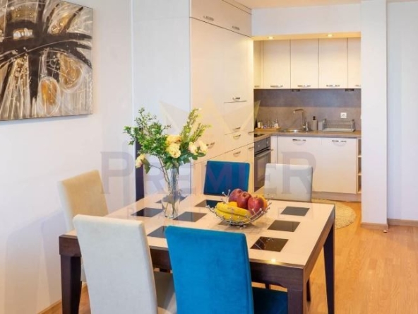 Дава се под наем Тристаен апартамент в Варна, Колхозен пазар - 70 кв.м за 433.5 € - Снимка #1