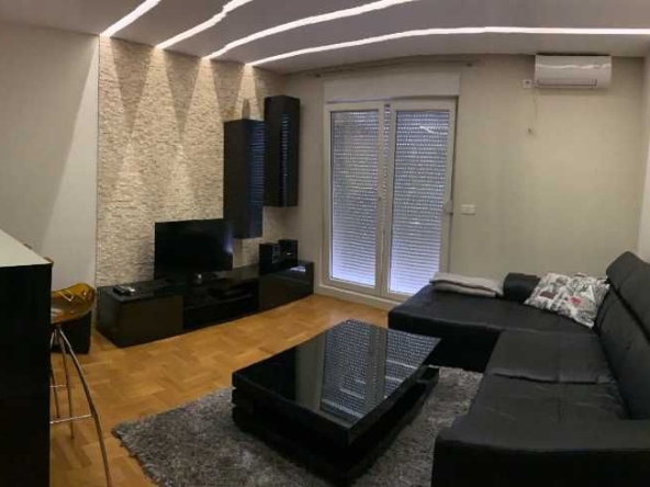 Дава се под наем Двустаен апартамент в Пловдив, Каменица 2 - 65 кв.м за 387.6 € - Снимка #1