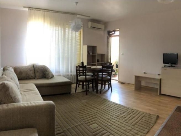 Дава се под наем Двустаен апартамент в Пловдив, Център - 65 кв.м за 383 € - Снимка #1