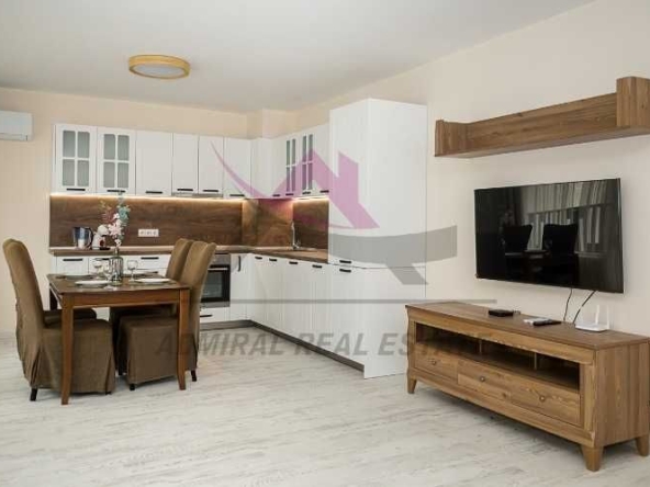 Дава се под наем Тристаен апартамент в Варна, Център - 90 кв.м за 850 € - Снимка #1