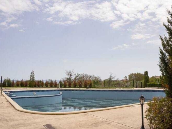 Дава се под наем Двустаен апартамент в Варна, Бизнес хотел - 60 кв.м за 306 € - Снимка #1