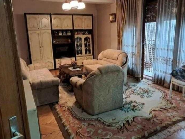 Дава се под наем Двустаен апартамент в Пловдив, Тракия - 71 кв.м за 336.6 € - Снимка #1