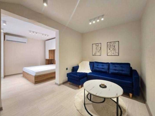 Дава се под наем Двустаен апартамент в София, Център - 52 кв.м за 687.99 € - Снимка #1