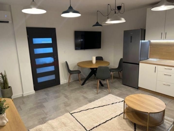 Дава се под наем Тристаен апартамент в София, Овча купел 1 - 100 кв.м за 749 € - Снимка #1