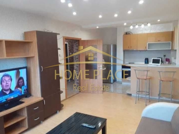 Дава се под наем Двустаен апартамент в Варна, Център - 70 кв.м за 612 € - Снимка #1