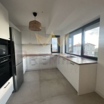 Дава се под наем Тристаен апартамент в Варна, Галата - 89 кв.м за 606.9 € - Снимка #1