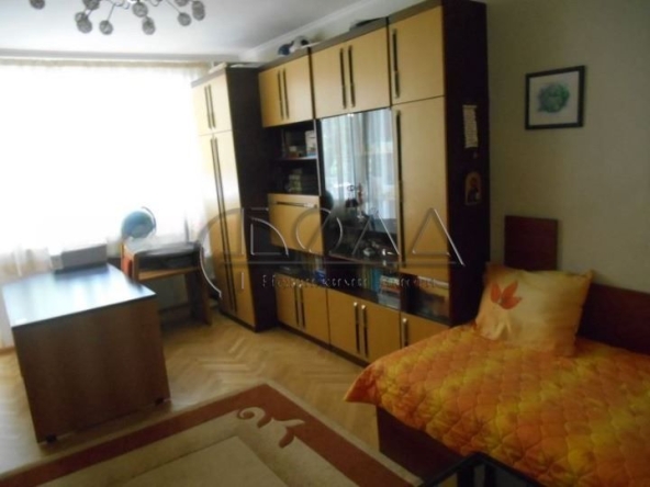 Тристаен апартамент в София, Овча купел - 132 кв.м за 1887 €/кв.м - Снимка #1