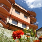 Хотел в к.к. Пампорово - 1008 кв.м за 571 €/кв.м - Снимка #1