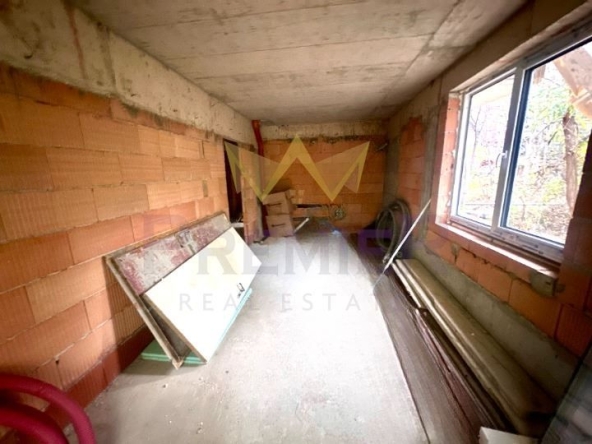 Тристаен апартамент в Варна, Базар Левски - 83 кв.м за 2519 €/кв.м - Снимка #1