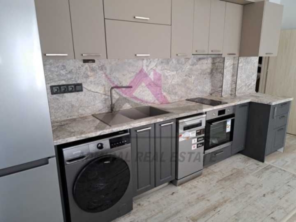 Дава се под наем Тристаен апартамент в Варна, Възраждане 1 - 86 кв.м за 500 € - Снимка #1