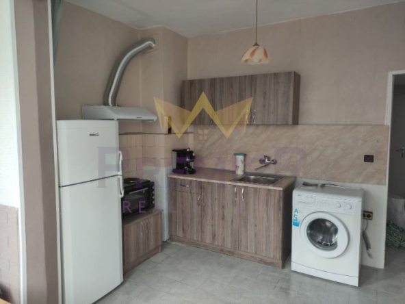 Дава се под наем Двустаен апартамент в Варна, Левски - 45 кв.м за 433.5 € - Снимка #1