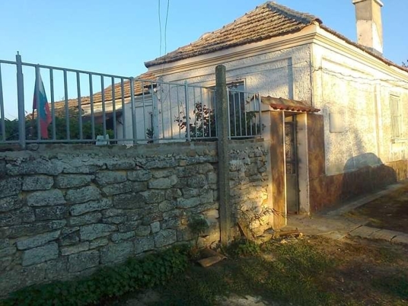 Къща в с. Мировци, Област Шумен - 90 кв.м за 522 €/кв.м - Снимка #1