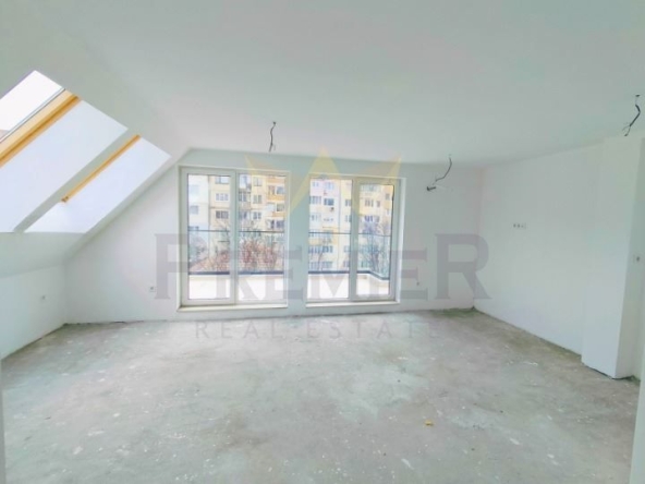 Мезонет в Варна, Левски - 117 кв.м за 1928 €/кв.м - Снимка #1