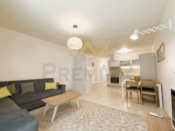 Дава се под наем Двустаен апартамент в Варна, Център - 75 кв.м за 750 € - Снимка #1