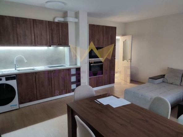 Дава се под наем Тристаен апартамент в Варна, Конфуто - 86 кв.м за 714 € - Снимка #1