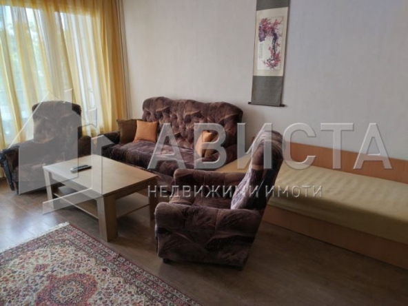 Дава се под наем Двустаен апартамент в София, Център - 70 кв.м за 561 € - Снимка #1