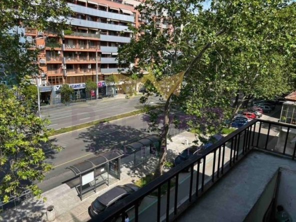 Тристаен апартамент в Бургас, Център - 81 кв.м за 2963 €/кв.м - Снимка #1