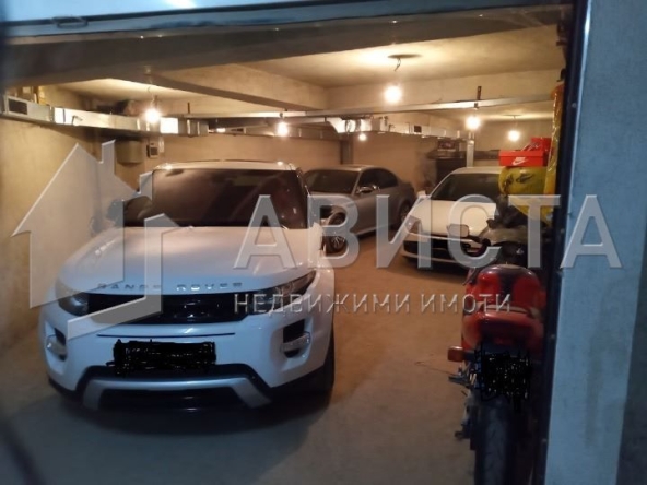 Дава се под наем Гараж / Паркомясто в София, Лозенец - 75 кв.м за 408 € - Снимка #1