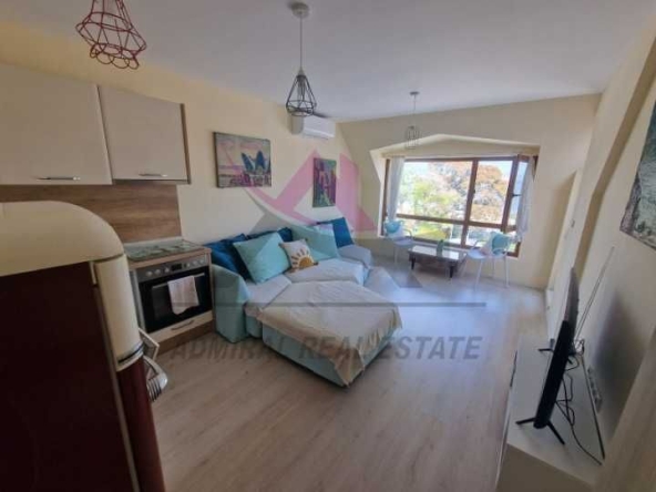 Дава се под наем Двустаен апартамент в Варна, Аспарухово - 137 кв.м за 800 € - Снимка #1